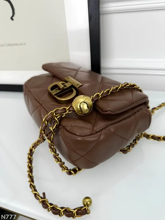 Сумочка через плече на довгому декоративному ланцюжку Характеристики