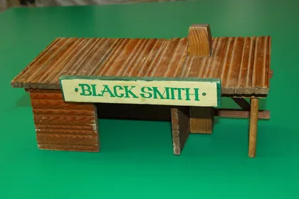 фото, майстерня ковальня БУДИНОЧОК BLACK-SMITH строение ГДР
