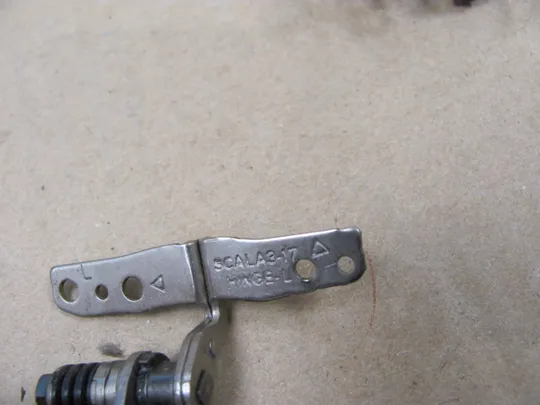 588-4 комплектуюче петлі  для  Samsung NP300E7A NP305E7A 300E7A 305E7A  оригінал Продаж