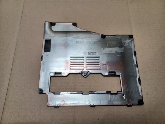 Купити номер1077-8 сервісна кришка корпус панель доступу кришка доступу service cover 3QFH9BDJT10 для  Fujitsu Lifebook A659 A557 A555 A359  оригінал