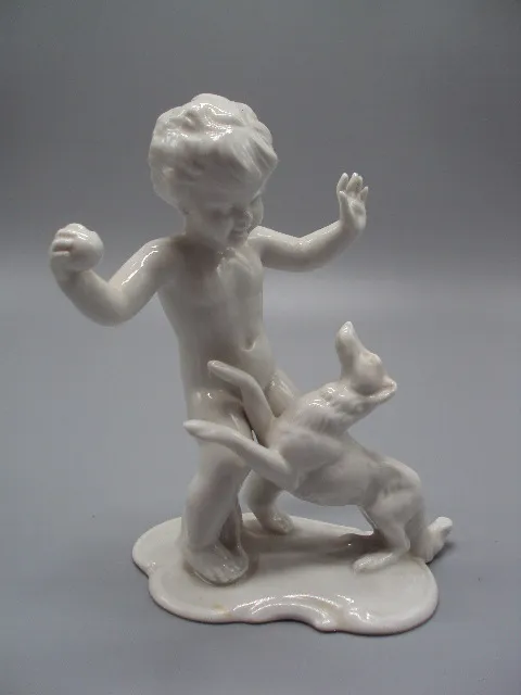 Фигура фарфор Wallendorf Германия Валлендорф ребенок мальчик играет с собакой собачкой 16 см №15464 Де купити