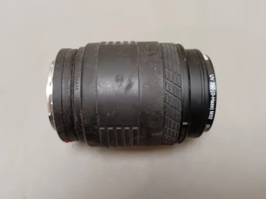 0565 об&#039;єктив  Sigma UC Zoom 70-210mm 1:4-5.6.  НІМЕЧЧИНА Де купити