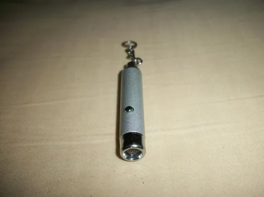 1. Брелок Таиланд Слоненок , с секретом . 2. Брелок Египет Нифертити . 3. Брелок фиолет , для валют Недорого