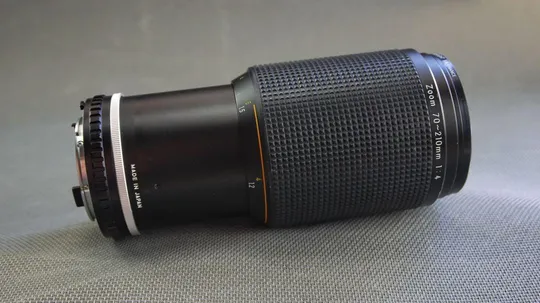 Об&#039;єктив Nikon Ai-s 70-210mm f/4.0 MC Series E Ф62mm формат кадра 24x36mm Вживане Де купити