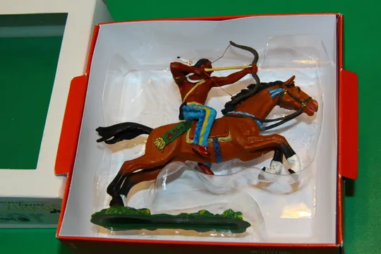 ІНДІАНЕЦЬ ІЗ ЛУКОМ НА КОНІ  № 54654 индеец 70мм ELASTOLIN PREISER ФРГ в упаковці З аукціону