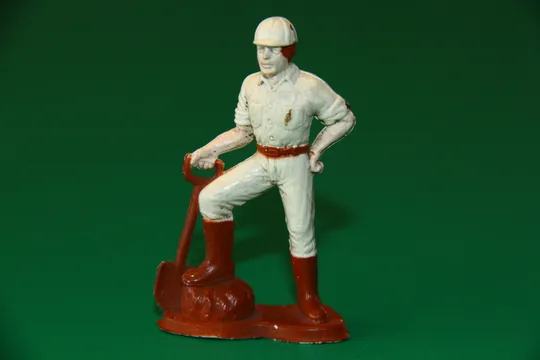 РОБІТНИК з лопатою 50-54мм Гонконг Ціна