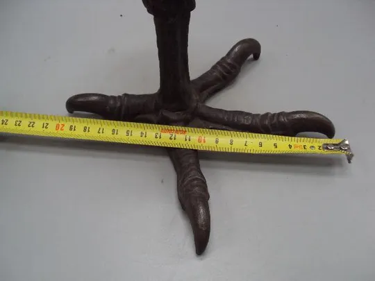 Подсвечник лапа орла металл в форме лапы высота 15,4 см, длина 19,5 см (№779) З аукціону