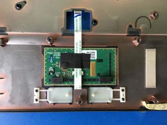 №84-21 Кришка панель палмрест та тачпад для FUJITSU LIFEBOOK AH530 CP489114 33FH2TCJT00 Характеристики