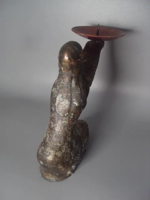 Подсвечник девушка несущая свет шпиатр высота 15 см №10612 Інтернет-аукціон