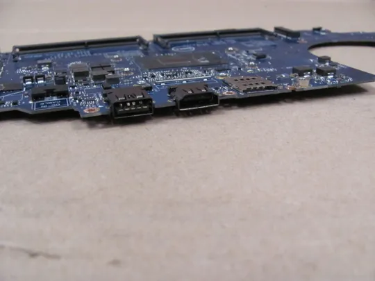 638-13 материнська плата SR3L8 i7-8650U DDM70 LA-F401P  для  Dell Latitude E5480 оригінал Де купити