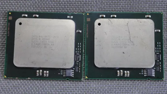 пара 10х ядер/20x потоков Intel Xeon E7-2870 SLC3U 2.40-2.80GHz 30MB 10C/20Th LGA1567 server CPU Ціна