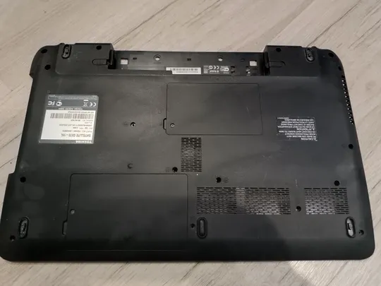 Купити Нижня частина (піддон) для ноутбука Toshiba Satellite C675 C670 з сервісними кришками