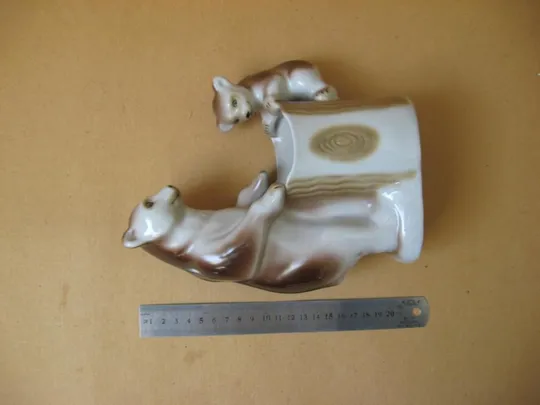 ВЕДВЕДІ -  олівцівниця = МЕДВЕДИ  - карандашница  = СРСР З аукціону