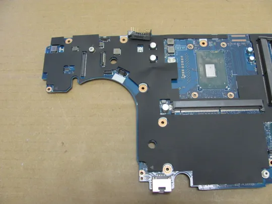 Купити номер0984-4 материнська плата Mainboard Материнка Основна плата Системна плата Плата системи Laptop motherboard мамка ноутбучна плата  i7-7820HQ SR32N CAP00 LA-E311P для Dell Precision 7520 оригінал