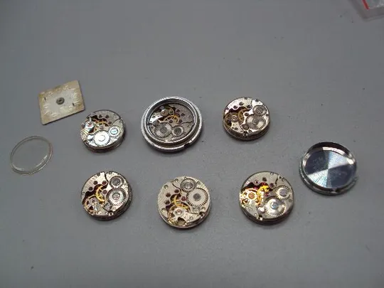 Механизмы и циферблаты женские наручные часы Чайка круглые ссср не на ходу лот 6 шт №14664 Інтернет-аукціон