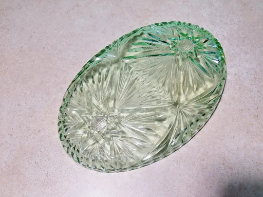 Купити Блюдо піднос таця старе радянське зелене кольорове овальне скло Скол Вживане