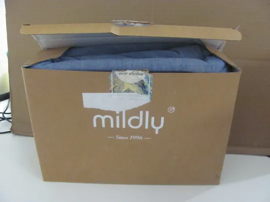 постільна білизна з двома підодіяльниками та двома наволочками (19) Ціна