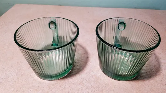 Чашки пара зелене кольорове ріфльоне скло 300мл Вживане в Україні