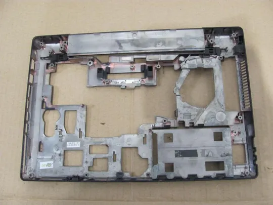 Купити №303-32 Кришка дно піддон корпуса 6-39-W1303-012 для BLUECHIP оригінал