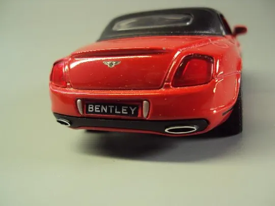 машинка kinsmart bentley continental 2010 supersports convertible 1:38 Китай длина 12,8 см №9477 З аукціону