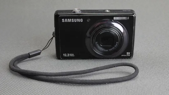 Цифровой фотоаппарат Samsung PL65 Black 12.2Mpix 5x Zoom 6.3-31.5mm 1:3.5-5.5 Dual IS Вживане Де купити