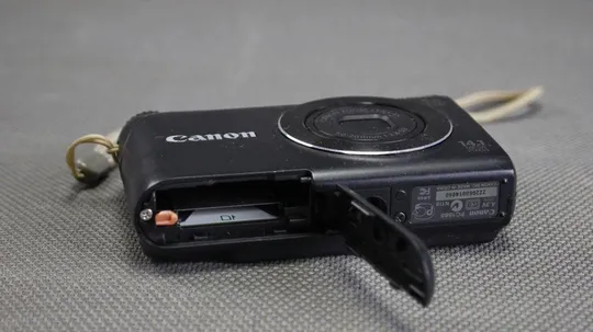 цифровой фотоаппарат Canon Power Shot A2200 HD 14Mpix + x4.0 Canon lens З аукціону