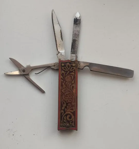 Винтажный маникюрный мультитул нож, бритва, ножницы ,пилка tr456 gv532 Недорого