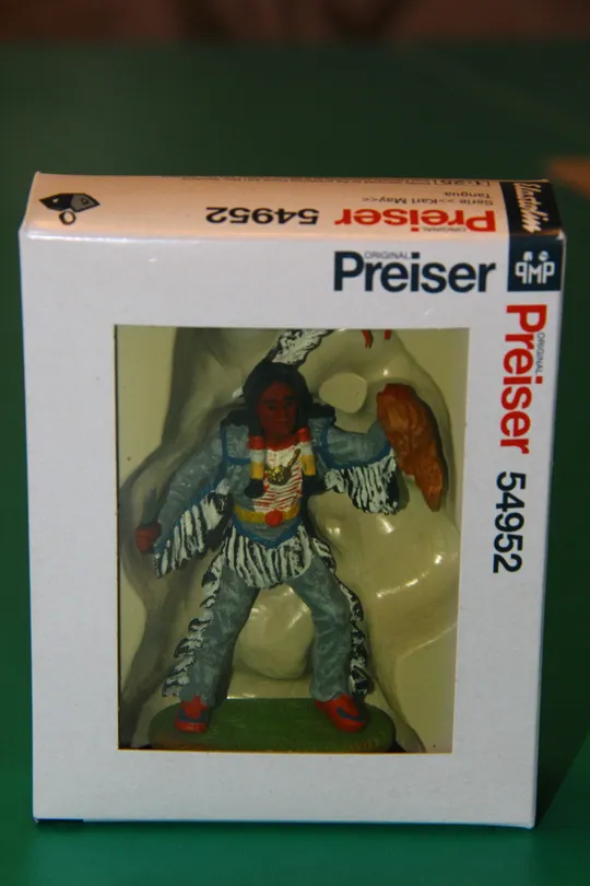 ІНДІАНЕЦЬ ТАНГУА № 7523 (54952) индеец PREISER - ELASTOLIN 70мм ФРГ в упаковці Ціна