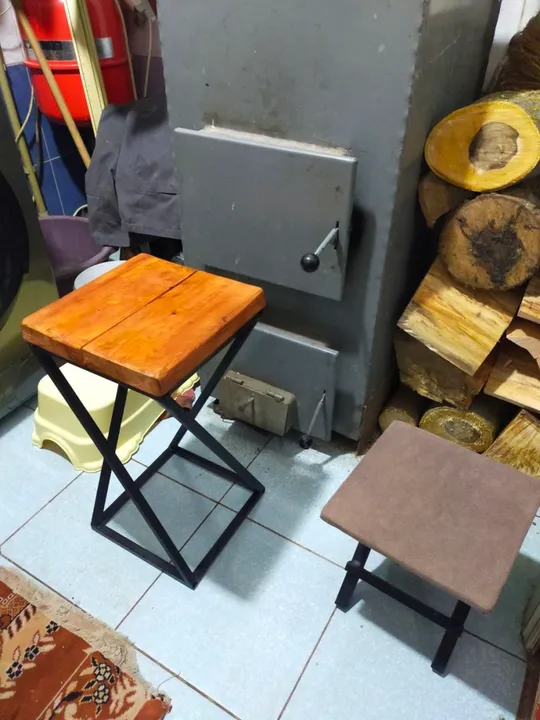 Купити Табурет, стілець металевий 57/30/30, дерев'яне сидіння