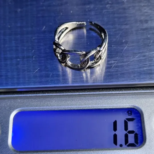 Металева каблучка з ланцюговим дизайном Де купити