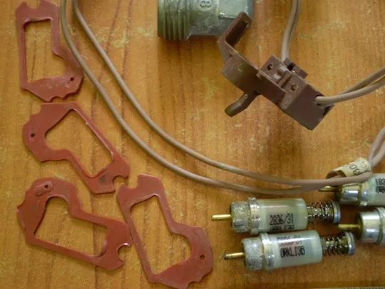 Купити Запчастини до плити Electrolux IT-EE-LV