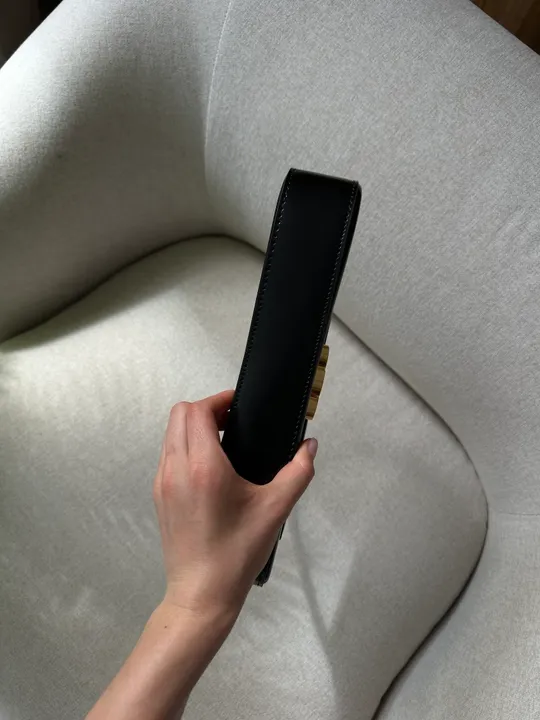 Сумка жіноча Celine Medium Lola Bag in Shiny Calfskin Black/Gold  991011 Інструкція