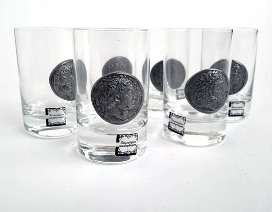 Рюмки чарки з олов'яною монетою 6 шт Helsinki кришталеве скло 1970-ті Німеччина Yf 21 Де купити