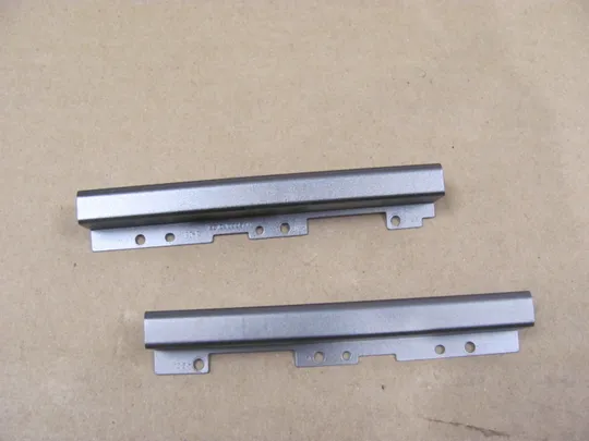 635-20 комплектуюче заглушки петель EC1DJ000500 для Dell Precision 7710 M7710 7720 оригінал Ціна