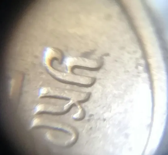 Купити (2433) 10 копійок 2002 здвоєння "УК" в слові "УКРАЇНА" на аверсі - 2 монети одним лотом (10 копеек 2002 брак)