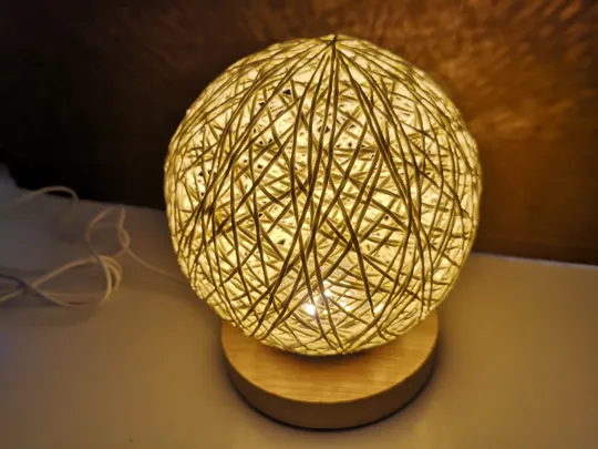 Місячна лампа Світлодіодна настільна лампа з місяцем Дерев’яна настільна куля Світло з лляною кулькою з регулюванням яскравості Абажур з ротанга Спальня Приліжкова нічниця Домашній декор (17) Ціна