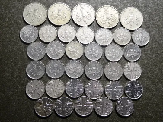Купити 5 пенсів Британія (порічниця), 35шт, всі різні