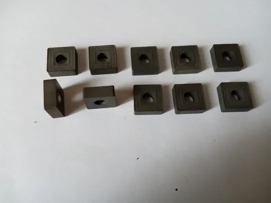 Сменные пластины для токарных резцов. Напайки на резцы. Квадратные. З аукціону
