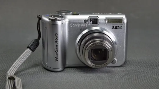 цифровой фотоаппарат 8.0Mpix Canon Power Shot A630 + x4.0 EQ 35-140 мм Canon Aspheric lens Де купити
