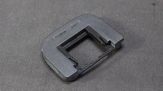 Купити Наглазник резиновый для профи цифровых и пленочных зеркальных камер Canon EOS