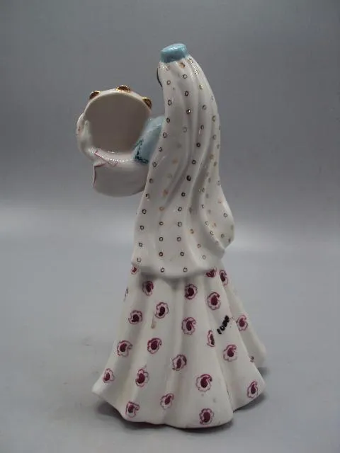 Фигура фарфор Киев девушка азербайджанка с бубном Восточный Азербайджанский танец 21 см №14072 З аукціону