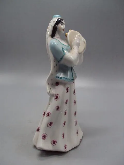 Фигура фарфор Киев девушка азербайджанка с бубном Восточный Азербайджанский танец 21 см №14072 Де купити