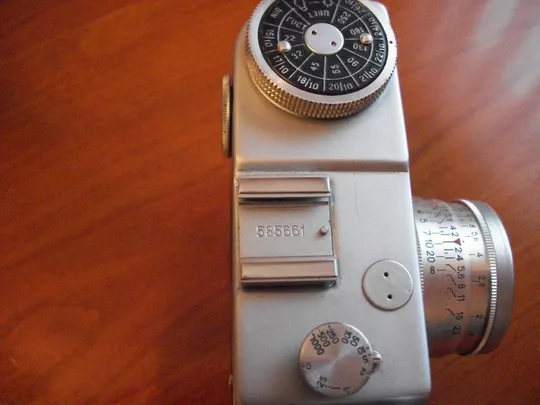 2-Два Фотоаппарат Ленинград , объектив Юпитер-8.  Футляры, ориг. крышки. Цена мин-такой сохранности Де купити