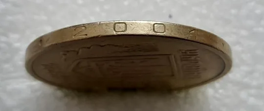 (4648) 1 гривня 2001 зминання (здвоєння) елементів зображення на аверсі (1 гривна 2001 брак) Інтернет-аукціон