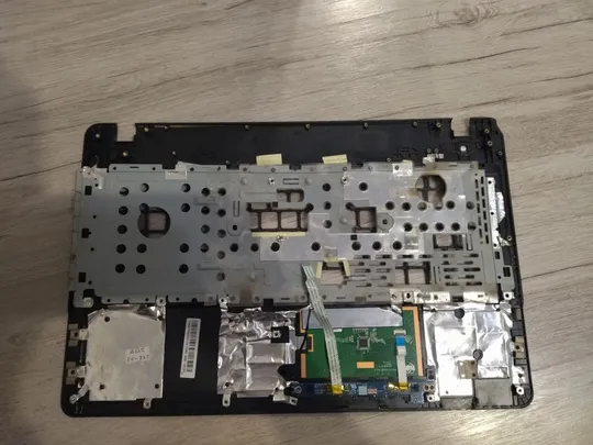 Купити Верхня частина корпуса (топкейс) з тачпадом для ноутбука ACER Aspire E1-571G, E1-731