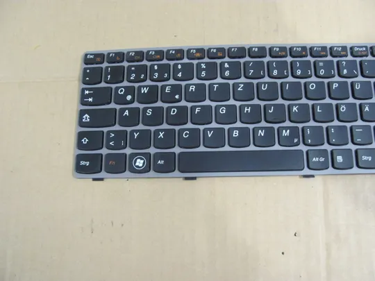 727-7 клавіатура робоча PK130HB2A18 9Z.N6ESC.00G для Lenovo IdeaPad Y570 оригінал З аукціону