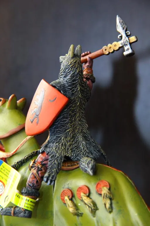 рыцарь воин с ударным молотом на коне  90-100мм PLASTOY Франция Характеристики