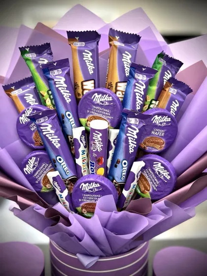 фото, Букет з шоколадок і печива Milka солодкий чоловічий  подарунок фіолетовий