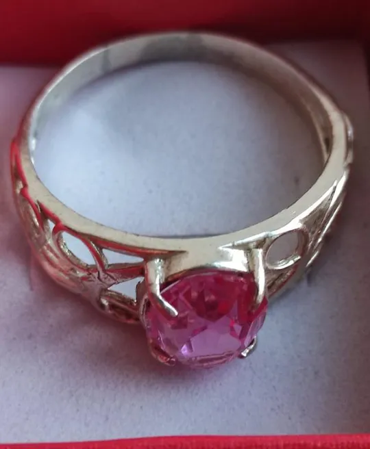 Кольцо серебро 925 проба с розовым камнем. Размер 21 gn825 З аукціону