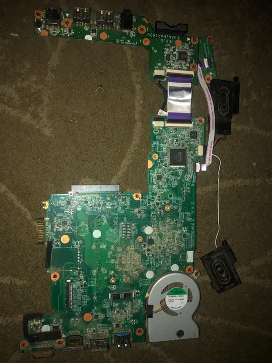 Для Acer Aspire One 725 материнська плата з системою охолодження,wi-fi модулем,динаміками,платами розширення Продаж